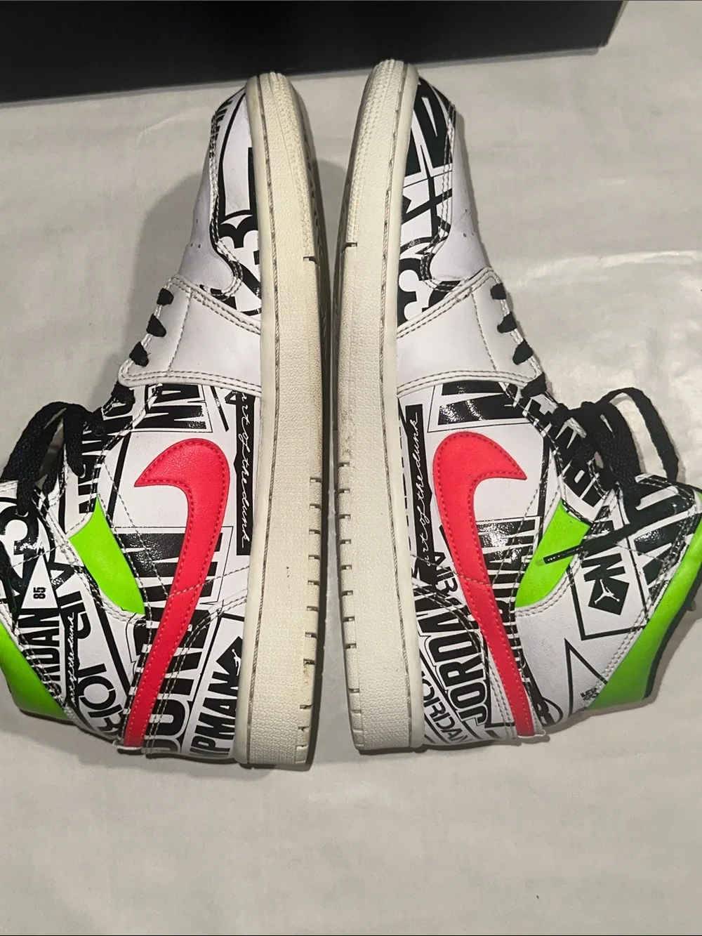 Nike graphics print